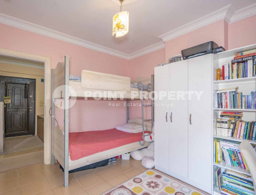 Apartment 4+1 on the 1st floor in a house built in 2008 in the center of the modern Mahmutlar district.-id-4131-photo-4