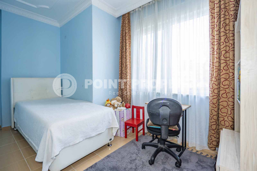 Apartment 4+1 on the 1st floor in a house built in 2008 in the center of the modern Mahmutlar district.-id-4131-photo-5