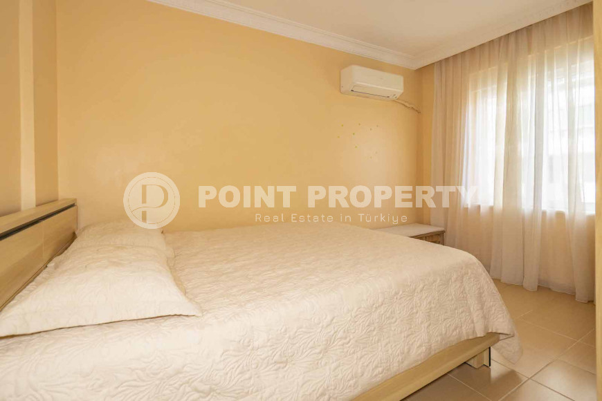 Apartment 4+1 on the 1st floor in a house built in 2008 in the center of the modern Mahmutlar district.-id-4131-photo-6