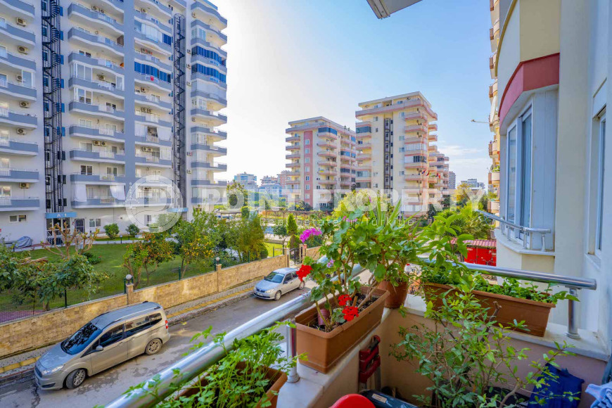 Apartment 4+1 on the 1st floor in a house built in 2008 in the center of the modern Mahmutlar district.-id-4131-photo-11