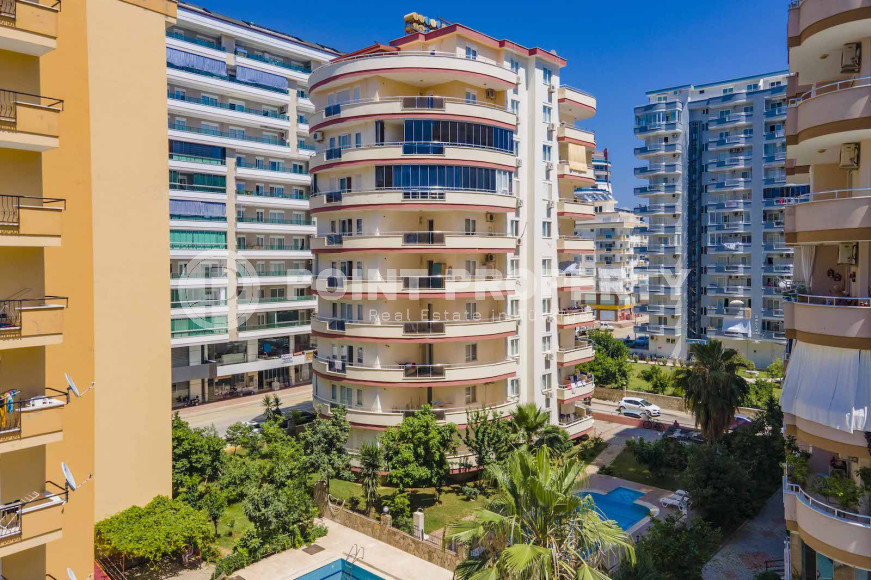 Apartment 4+1 on the 1st floor in a house built in 2008 in the center of the modern Mahmutlar district.-id-4131-photo-14