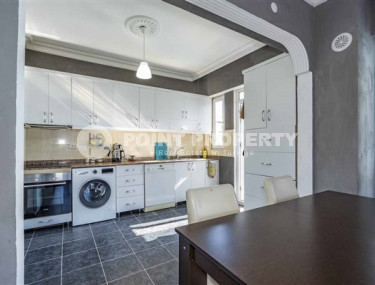 Comfortable 3+1 apartment with high-quality renovation and pleasant interior, 50 meters from the sea.-id-4132-photo-2