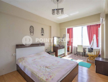 Comfortable 3+1 apartment with high-quality renovation and pleasant interior, 50 meters from the sea.-id-4132-photo-4