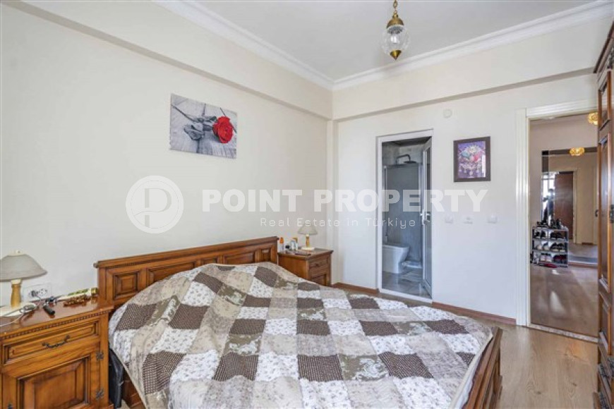 Comfortable 3+1 apartment with high-quality renovation and pleasant interior, 50 meters from the sea.-id-4132-photo-5