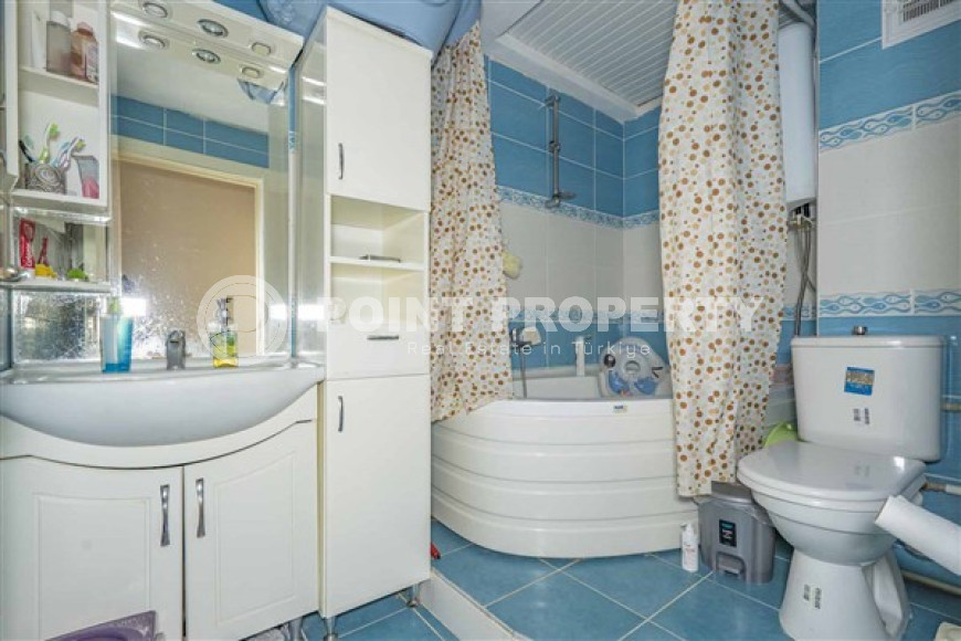 Comfortable 3+1 apartment with high-quality renovation and pleasant interior, 50 meters from the sea.-id-4132-photo-7