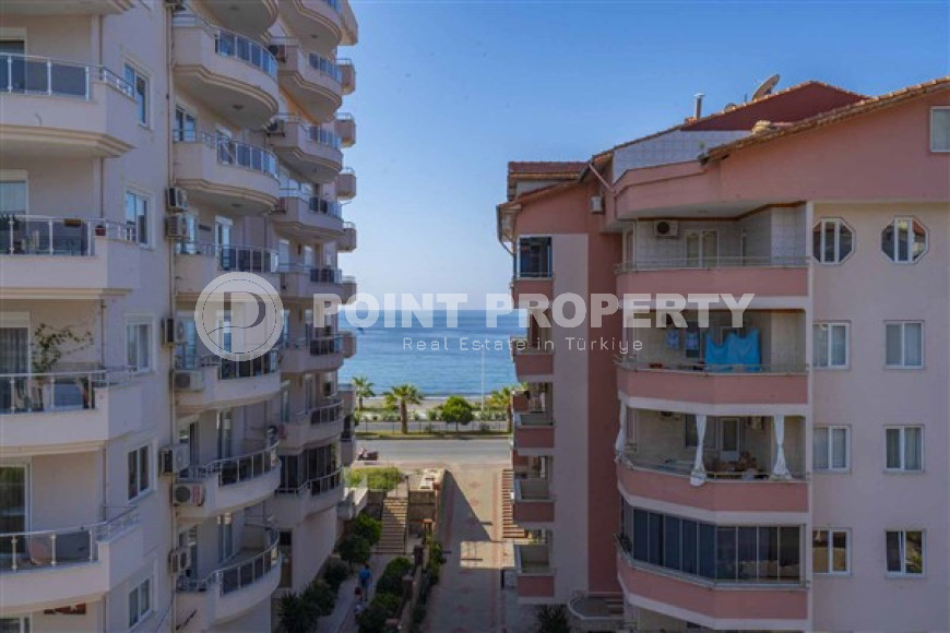Comfortable 3+1 apartment with high-quality renovation and pleasant interior, 50 meters from the sea.-id-4132-photo-11