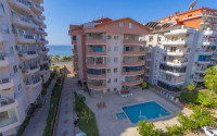Comfortable 3+1 apartment with high-quality renovation and pleasant interior, 50 meters from the sea.-id-4132-photo-12