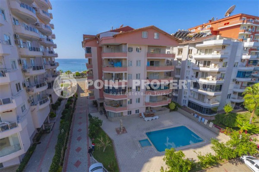 Comfortable 3+1 apartment with high-quality renovation and pleasant interior, 50 meters from the sea.-id-4132-photo-12