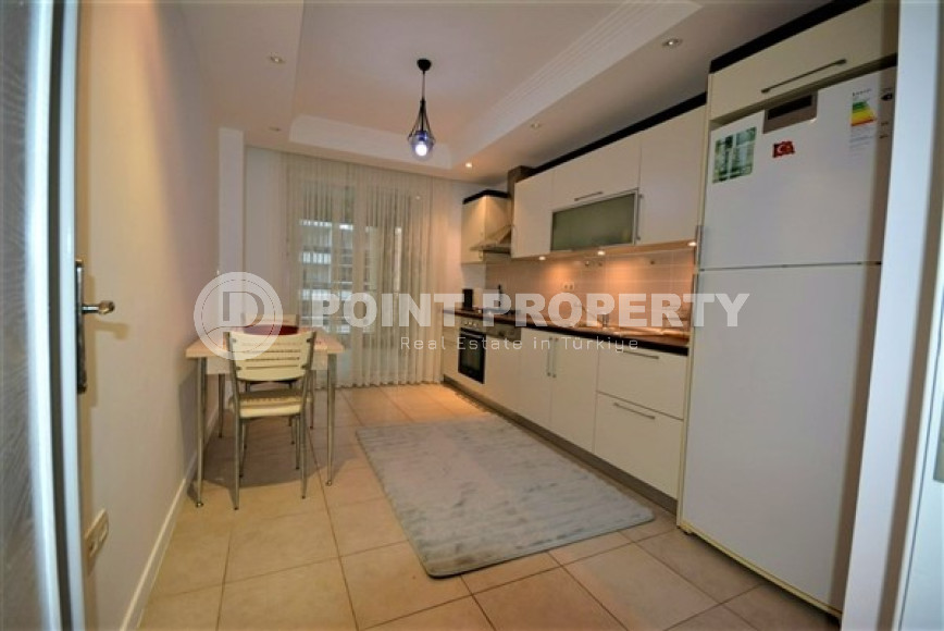 Spacious furnished two-bedroom apartment in the center of Mahmutlar.-id-4133-photo-3