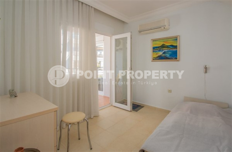 Пятикомнатная двухуровневая квартира с большой площадью 180 м2 в районе Тосмур-id-4138-фото-9