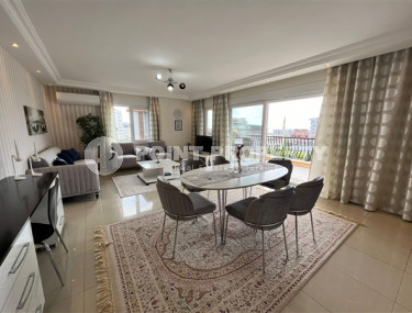 Современная квартира с дизайнерским ремонтом на 6-м этаже с видом на горы и море.-id-4139-фото-1