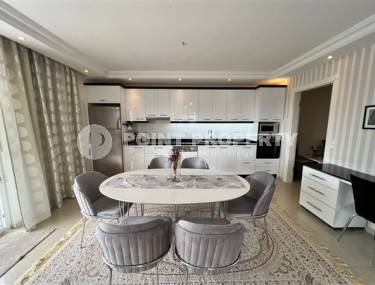 Современная квартира с дизайнерским ремонтом на 6-м этаже с видом на горы и море.-id-4139-фото-2