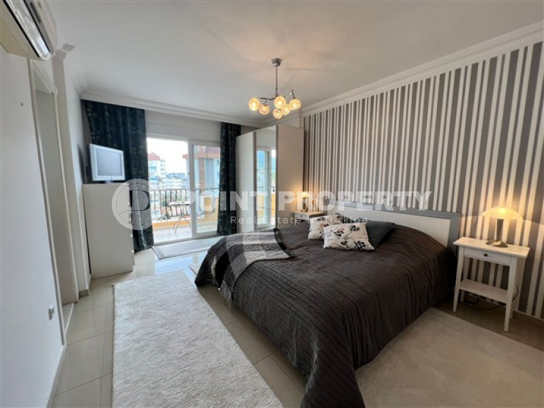 Современная квартира с дизайнерским ремонтом на 6-м этаже с видом на горы и море.-id-4139-фото-4