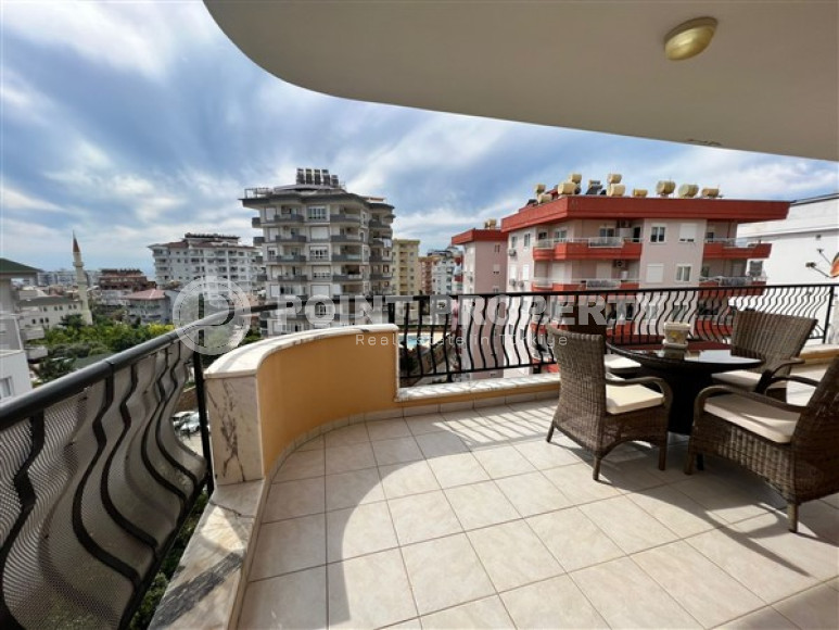 Современная квартира с дизайнерским ремонтом на 6-м этаже с видом на горы и море.-id-4139-фото-9