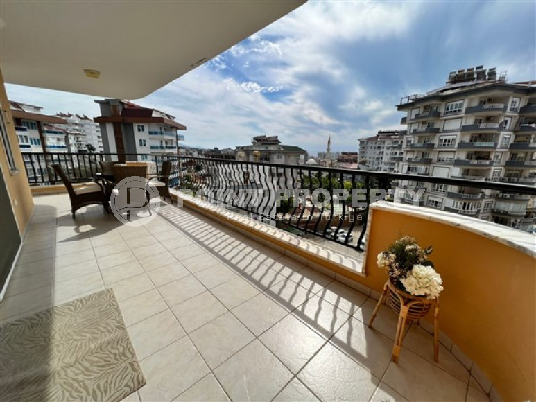 Современная квартира с дизайнерским ремонтом на 6-м этаже с видом на горы и море.-id-4139-фото-10