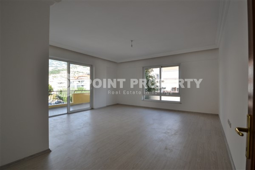 Прелестная квартира в центре Аланьи с площадью 155 м2. Продается без мебели.-id-4166-фото-2