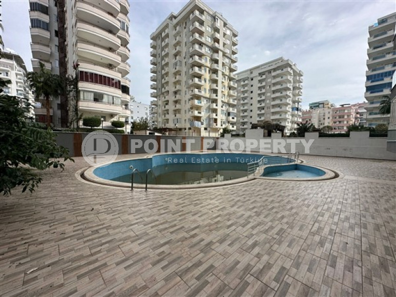 Two-level four-room apartment with furniture on the 11th floor of a high-rise complex in the Mahmutlar area-id-4169-photo-13