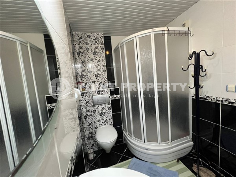 Spacious 3+1 apartment with an area of 150 m2 100 meters from the sea, Mahmutlar-id-4170-photo-3