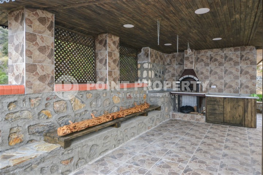 Duplex villa 3+1 with an area of 150 m2 in the picturesque area of Gazipaşa-id-4172-photo-8