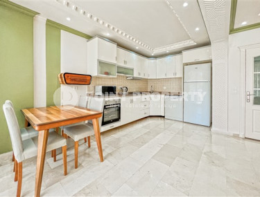 Прекрасная светлая квартира 2+1 с мебелью и бытовой техникой в центре района Махмутлар.-id-4175-фото-3