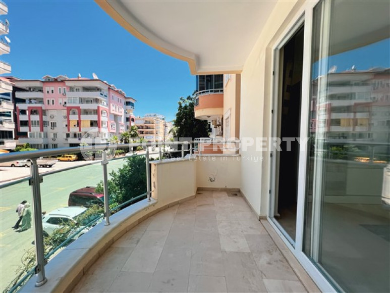 Прекрасная светлая квартира 2+1 с мебелью и бытовой техникой в центре района Махмутлар.-id-4175-фото-8