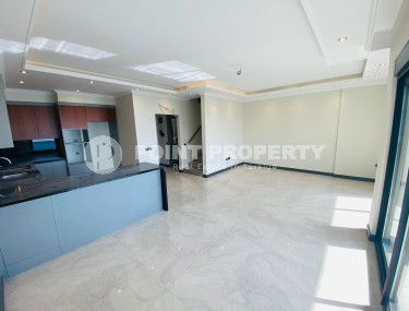 Дуплекс 2+1 на 5-м этаже с мансардой с невероятным панорамным видом на море.-id-4176-фото-2