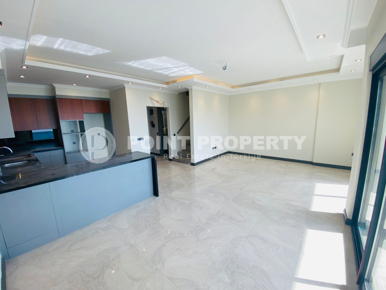 Дуплекс 2+1 на 5-м этаже с мансардой с невероятным панорамным видом на море.-id-4176-фото-2