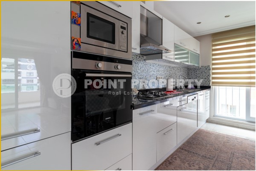 Modern two-bedroom apartment 400 meters from the sea in the popular Mahmutlar area.-id-4182-photo-3