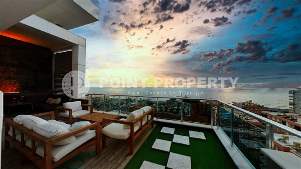 Роскошный триплекс с дизайнерским ремонтом на 9-и и 10-м этажах с мансардой с невероятными панорамными видами на море.-id-4183-фото-21