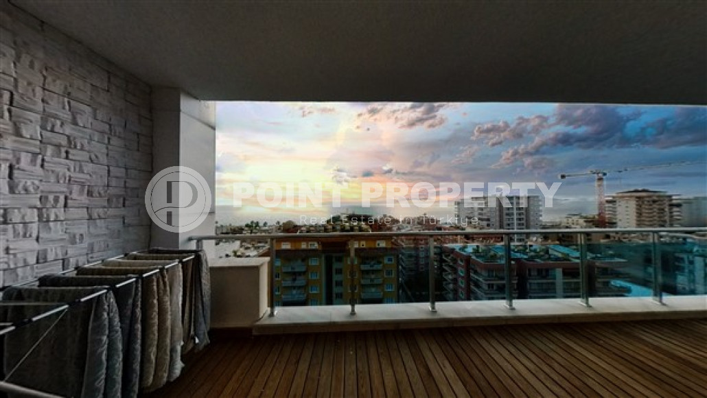 Роскошный триплекс с дизайнерским ремонтом на 9-и и 10-м этажах с мансардой с невероятными панорамными видами на море.-id-4183-фото-22