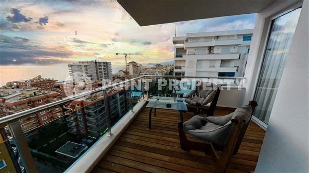 Роскошный триплекс с дизайнерским ремонтом на 9-и и 10-м этажах с мансардой с невероятными панорамными видами на море.-id-4183-фото-23