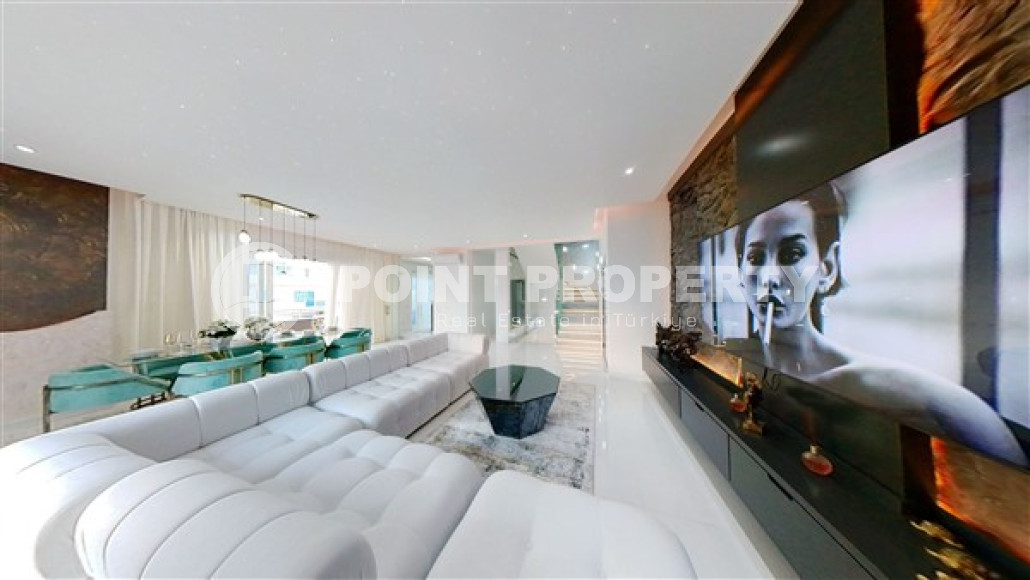 Роскошный триплекс с дизайнерским ремонтом на 9-и и 10-м этажах с мансардой с невероятными панорамными видами на море.-id-4183-фото-3