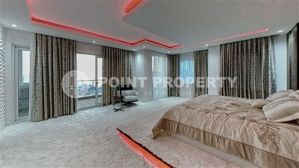 Роскошный триплекс с дизайнерским ремонтом на 9-и и 10-м этажах с мансардой с невероятными панорамными видами на море.-id-4183-фото-12