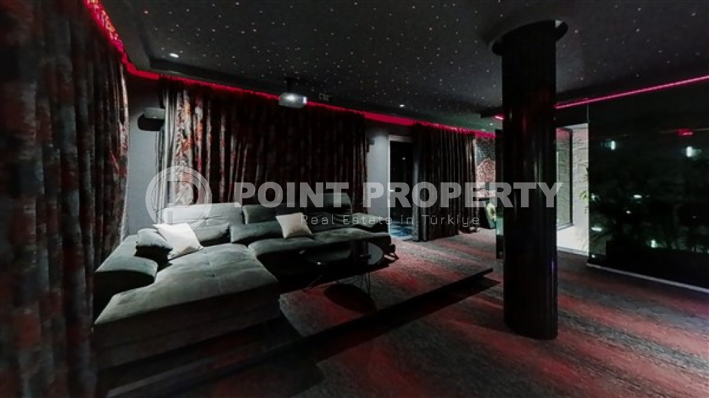 Роскошный триплекс с дизайнерским ремонтом на 9-и и 10-м этажах с мансардой с невероятными панорамными видами на море.-id-4183-фото-9