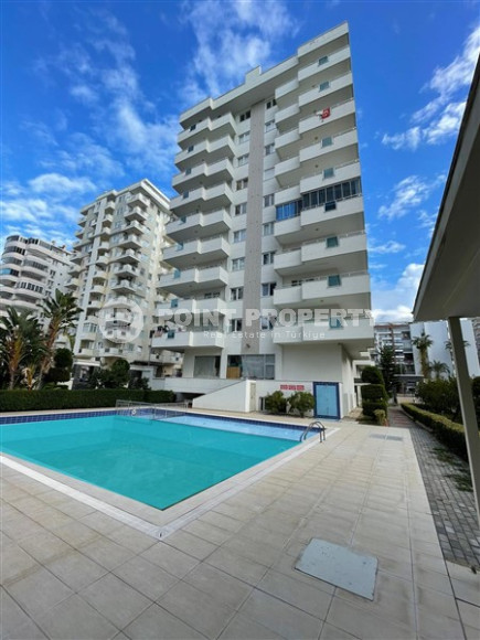 Comfortable three-room apartment 110 m2 with two balconies, Mahmutlar district-id-4186-photo-4