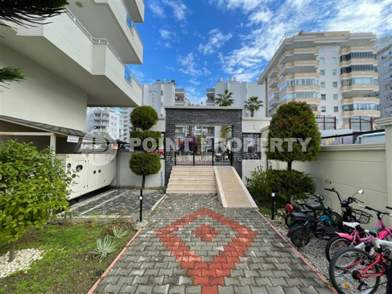 Comfortable three-room apartment 110 m2 with two balconies, Mahmutlar district-id-4186-photo-7