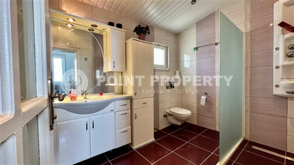 Очаровательная триплексная вилла с площадью 180 м2 и тремя ванными комнатами в районе Демирташ-id-4188-фото-13