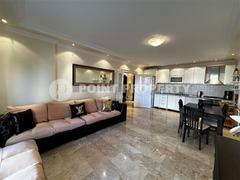 Spacious 2+1 apartment a kilometer from the sea in a comfortable area of Cikcilli.-id-4195-photo-3