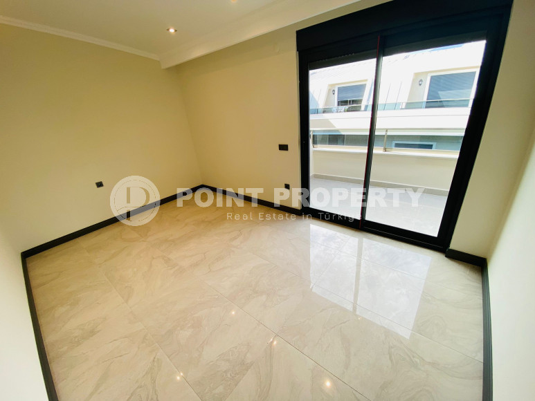 Дуплекс 3+1 с чистовой отделкой на 5-м этаже с мансардой в 300 метрах от моря в элитном районе Аланьи Каргыджак.-id-4196-фото-4