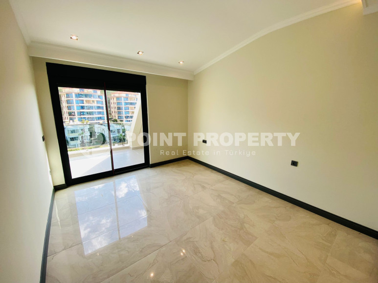 Дуплекс 3+1 с чистовой отделкой на 5-м этаже с мансардой в 300 метрах от моря в элитном районе Аланьи Каргыджак.-id-4196-фото-5