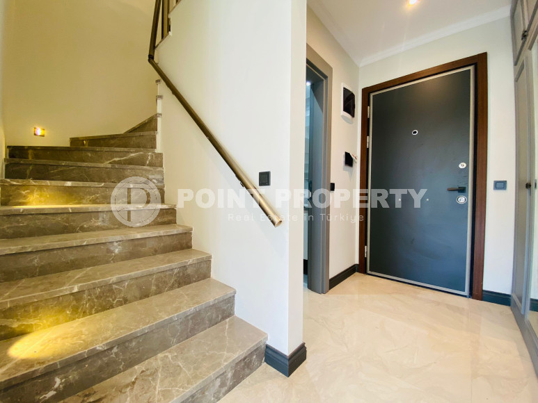 Дуплекс 3+1 с чистовой отделкой на 5-м этаже с мансардой в 300 метрах от моря в элитном районе Аланьи Каргыджак.-id-4196-фото-7