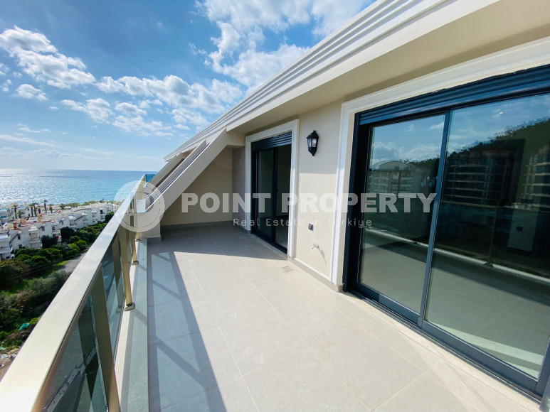 Дуплекс 3+1 с чистовой отделкой на 5-м этаже с мансардой в 300 метрах от моря в элитном районе Аланьи Каргыджак.-id-4196-фото-12