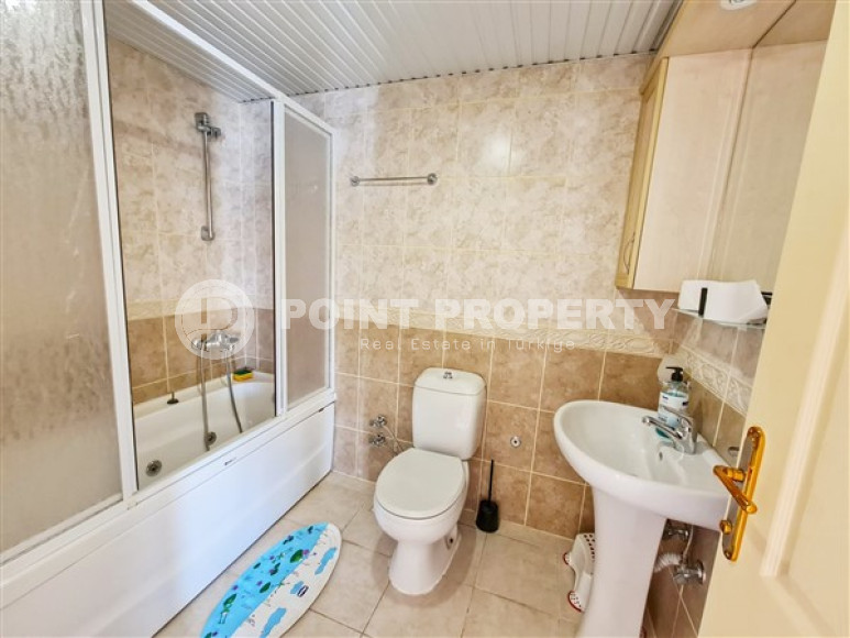 Панорамный дуплекс с четырьмя спальными комнатами на 5-м этаже с мансардой в центре района Оба.-id-4197-фото-9