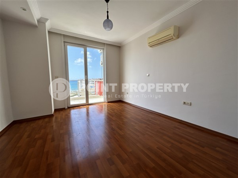 Панорамный дуплекс с чистовой отделкой на 11-м этаже с мансардой в центре района Махмутлар.-id-4201-фото-10