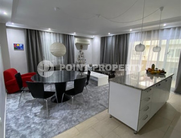 Просторная светлая квартира 4+1 в 250 метрах от пляжа и набережной в центре района Оба.-id-4202-фото-3