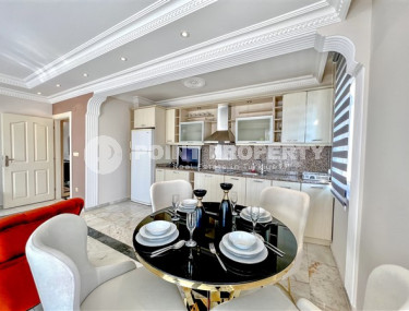 Beautiful bright duplex 4+1, with a total area of 190 m2, 300 meters from the sea in the center of the Oba district.-id-4225-photo-2