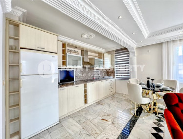 Beautiful bright duplex 4+1, with a total area of 190 m2, 300 meters from the sea in the center of the Oba district.-id-4225-photo-4