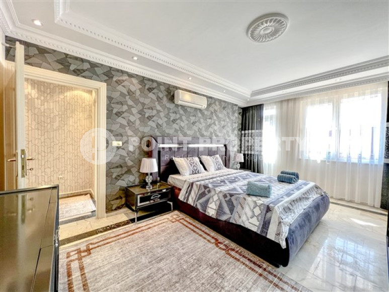 Прекрасный светлый дуплекс 4+1, общей площадью 190 м2, в 300 метрах от моря в центре района Оба.-id-4225-фото-6