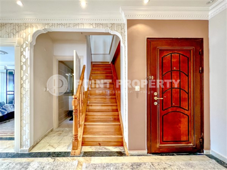 Прекрасный светлый дуплекс 4+1, общей площадью 190 м2, в 300 метрах от моря в центре района Оба.-id-4225-фото-7