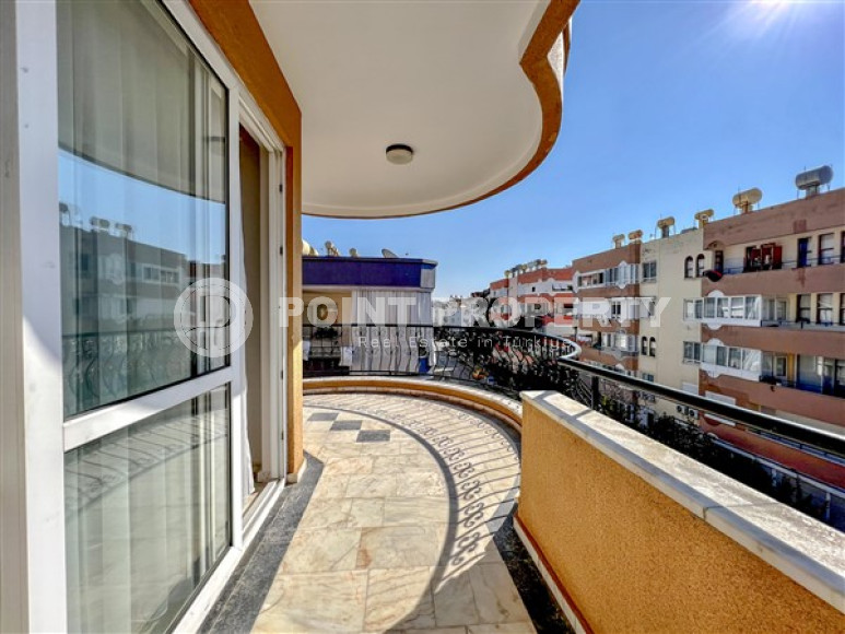 Прекрасный светлый дуплекс 4+1, общей площадью 190 м2, в 300 метрах от моря в центре района Оба.-id-4225-фото-13